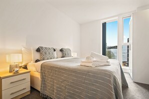 1 chambre, coffres-forts dans les chambres, bureau