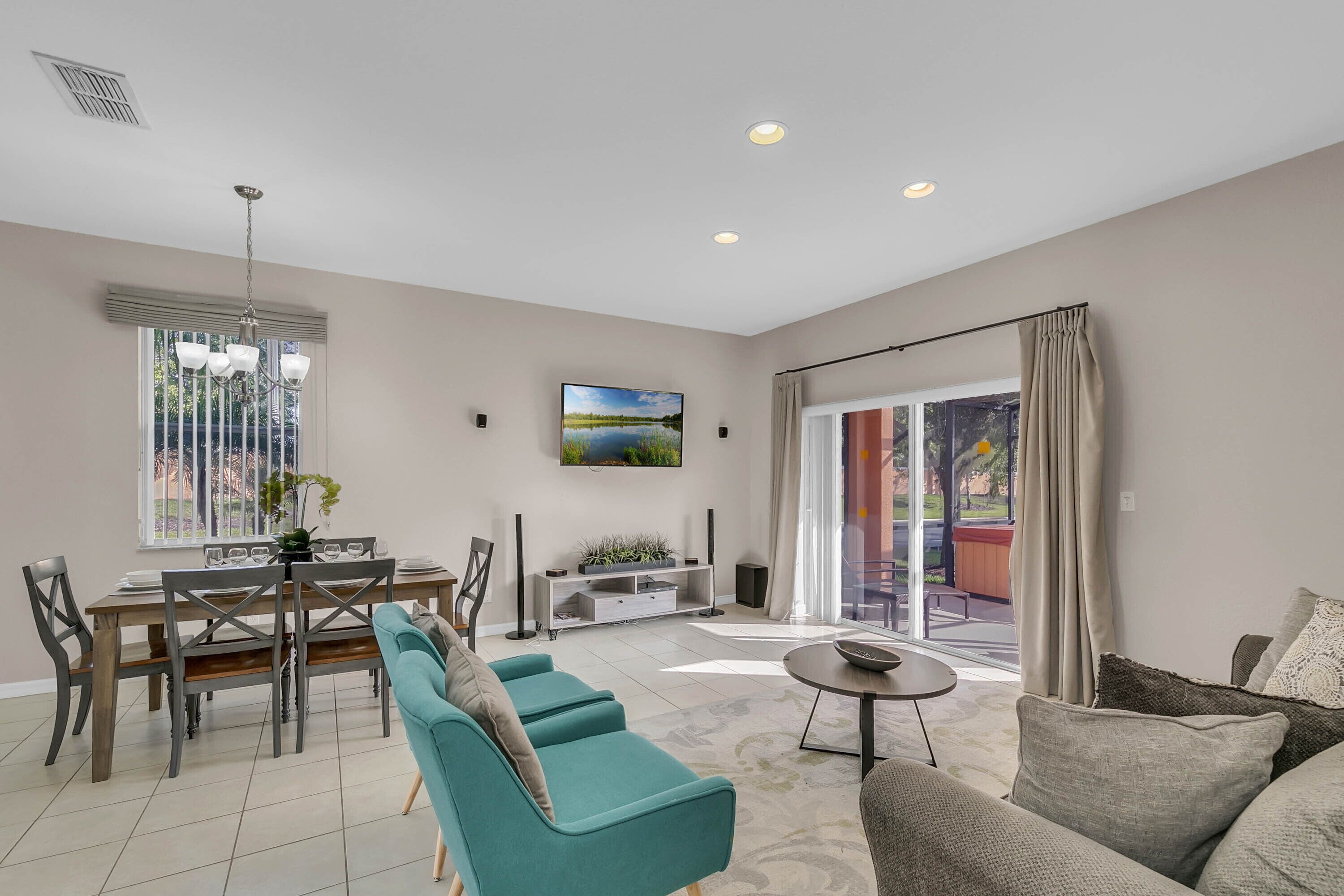 Comfortable 4br w/ private jacuzzi