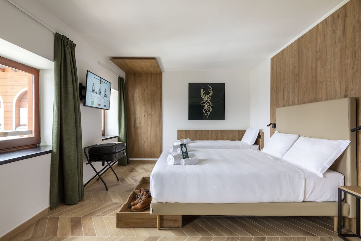 Standard Quadruple Room, Non Smoking | Hypo-allergenic bedding, memory foam beds, in-room safe