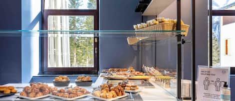 تناول الطعام