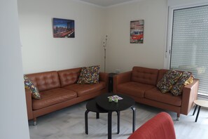 Smart TV, DVD player, stereo