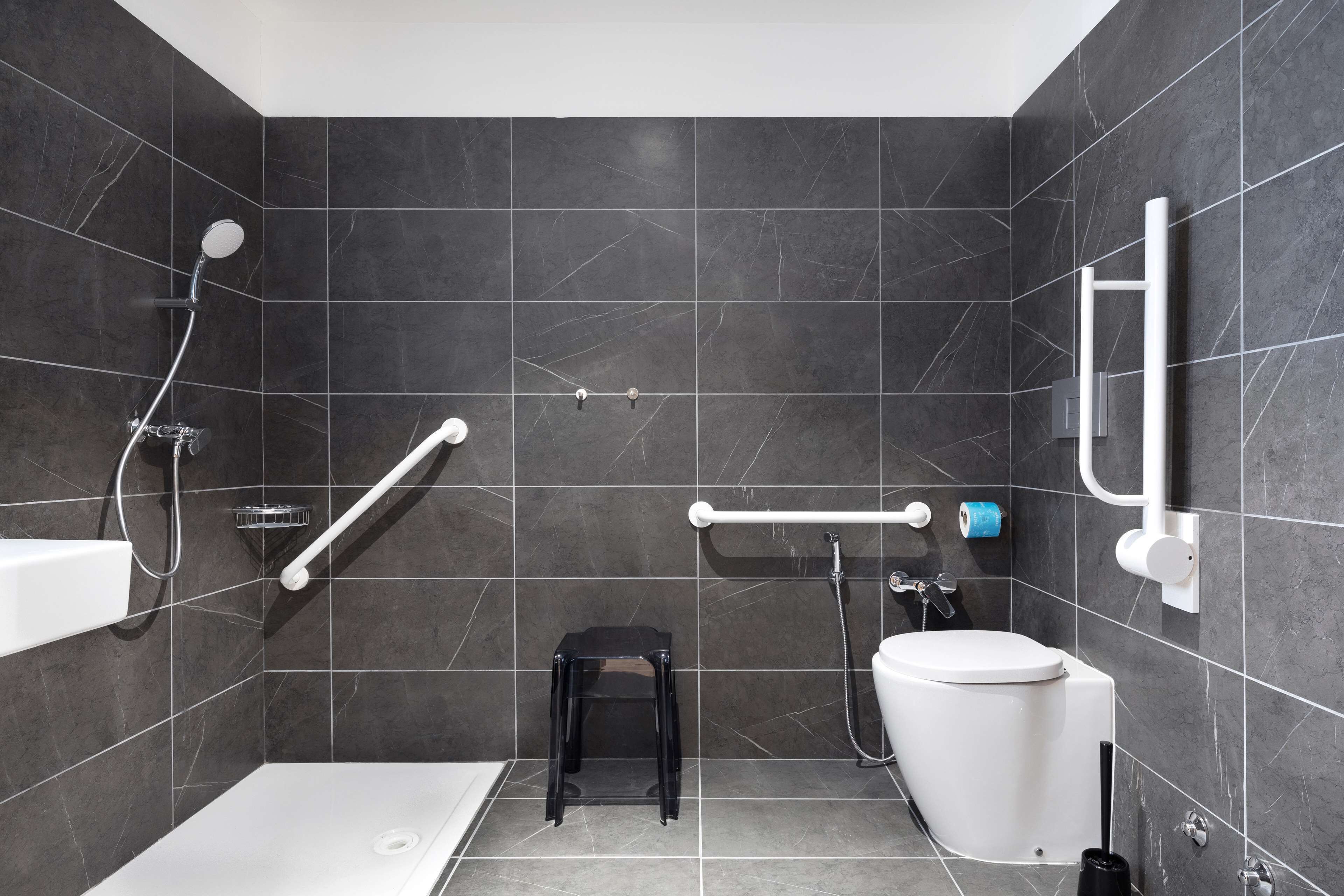 shower, rainfall showerhead, free toiletries, hair dryer