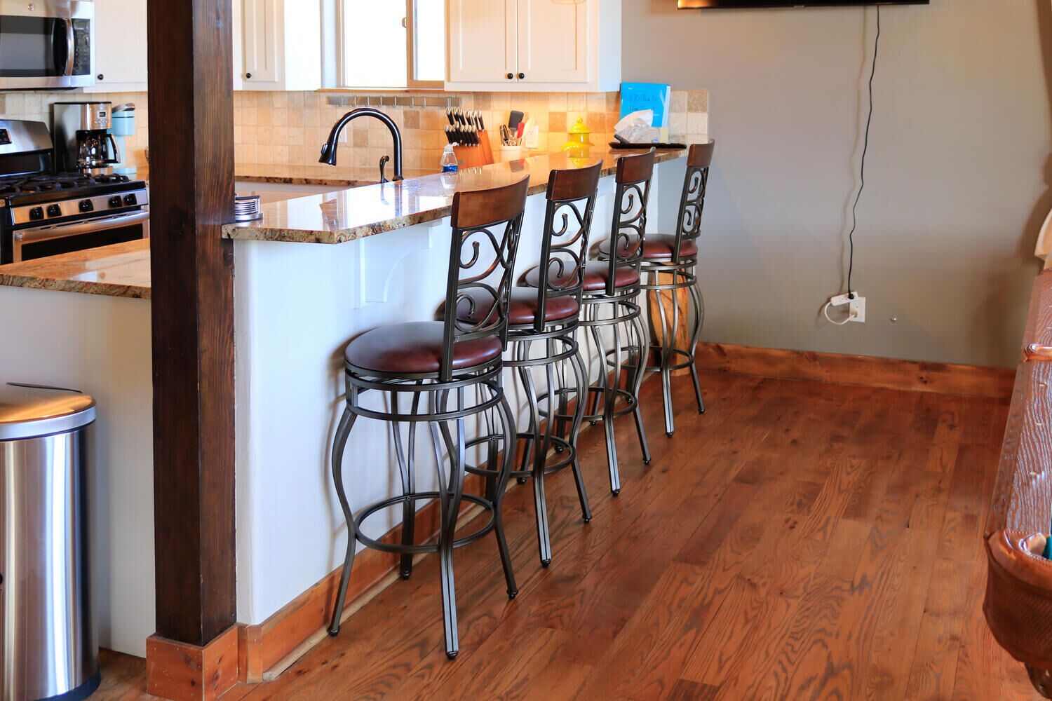 "Pagosa's - Hill Top House" Pool Table/Decks/Fire Pit/ Pet Friendly/YouTube TV