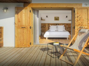 6 slaapkamers, een strijkplank/strijkijzer, wifi, beddengoed