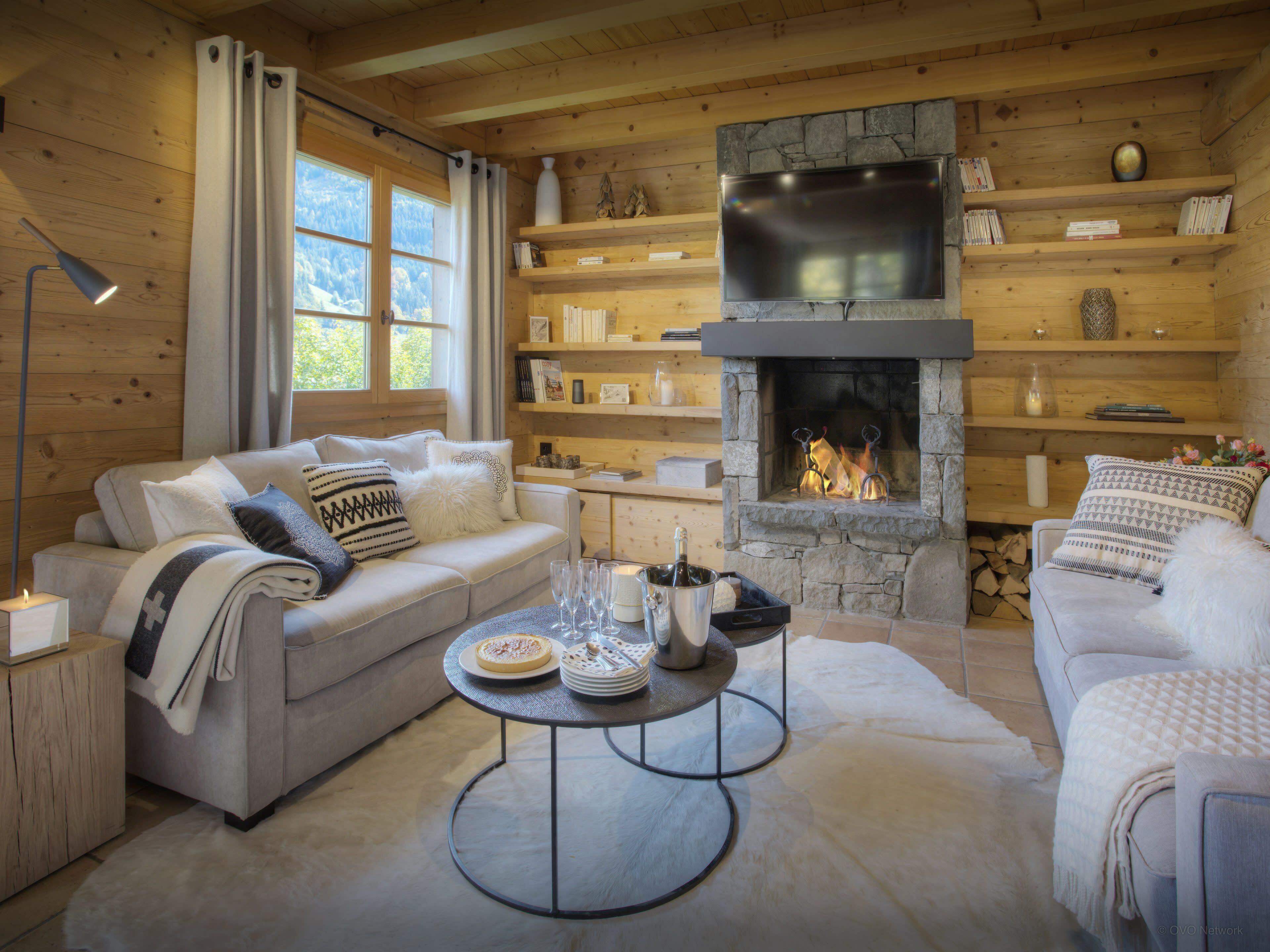 電視、壁爐、音響