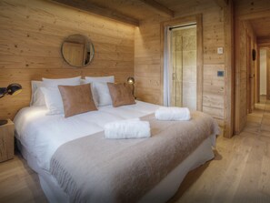 5 Schlafzimmer, Bügeleisen/Bügelbrett, WLAN, Bettwäsche