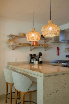 Fridge, microwave, oven, stovetop - Amazing Beachfront Villa (San Miguel de Cozumel)
