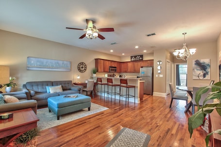 スマートテレビ、プリンター. Downtown Tallahassee Luxury Condo-Intro Pricing!