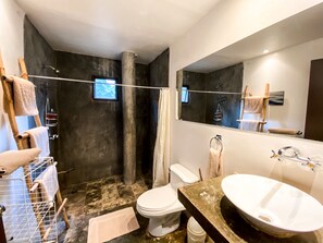 Bruser, håndklæder, Sæbe, Toiletpapir