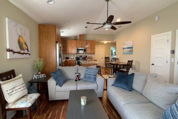 TV connectée, lecteur de DVD, livres, vidéothÚque