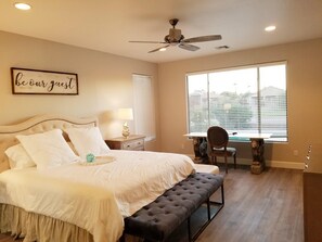 3 bedrooms, iron/ironing board, free WiFi, bed sheets - Luxury Home 8th Hole Seville G&CC Pool! Upgraded Back & Front Yards 3 Bed/2 Bath (Gilbert)