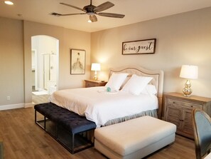 3 soverom, strykejern/-brett, wi-fi (inkludert) og sengetøy