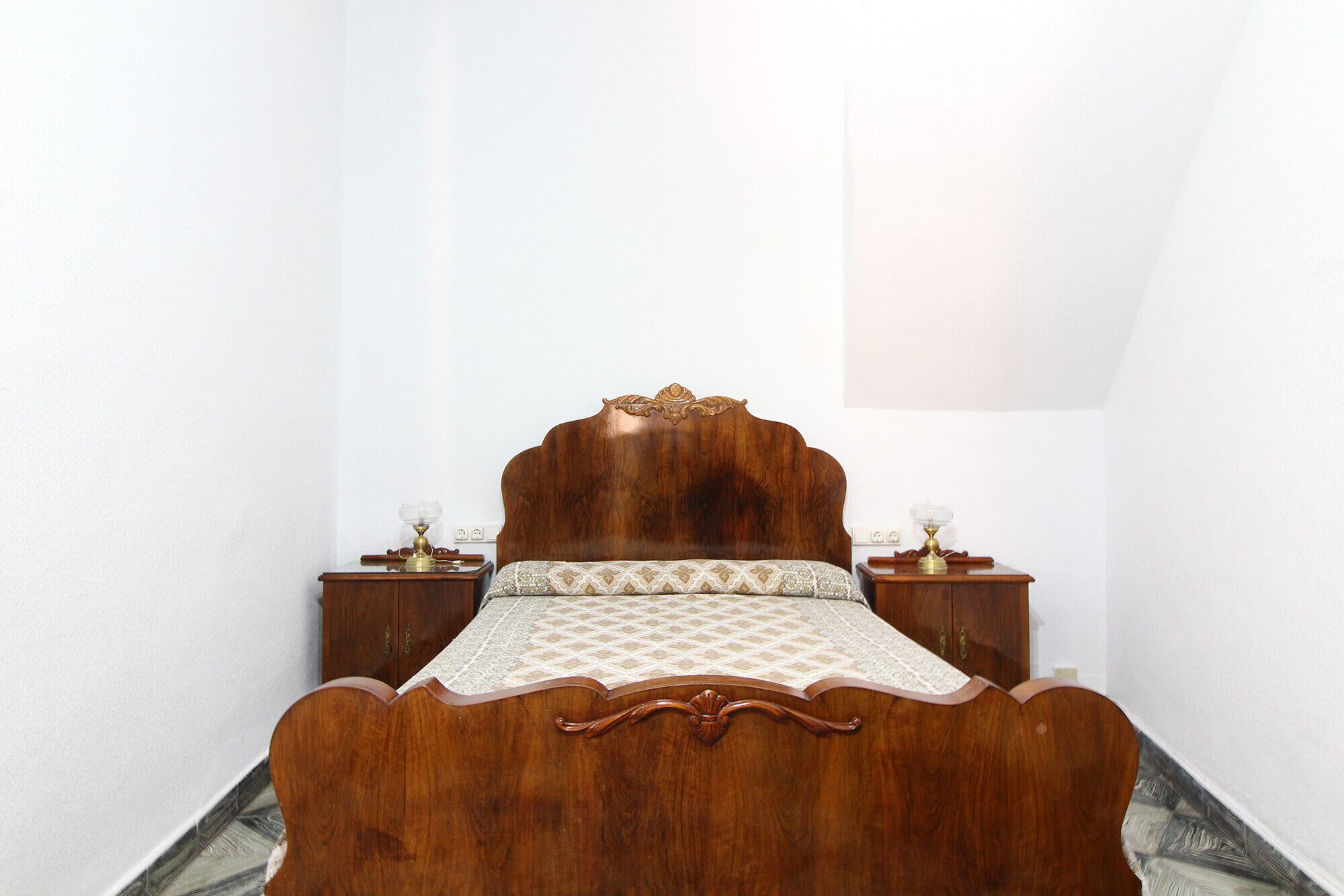 Global Properties: Country house in Quartell with charm