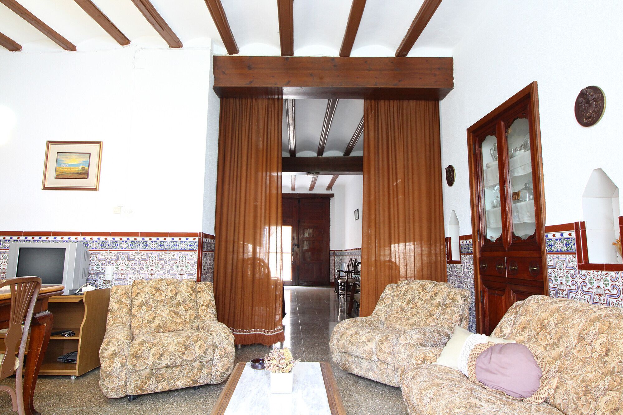 Global Properties: Country house in Quartell with charm