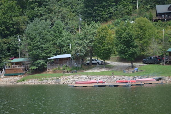 Private Bungalow with great view of lake.