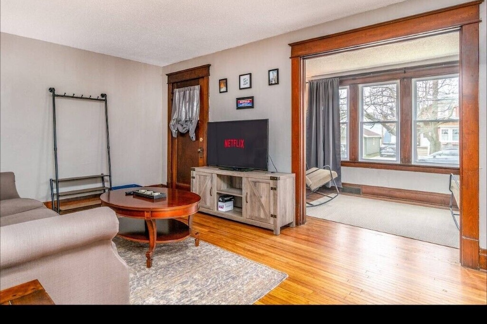 Visit Buffalo & Niagara from this Quaint Apartment
