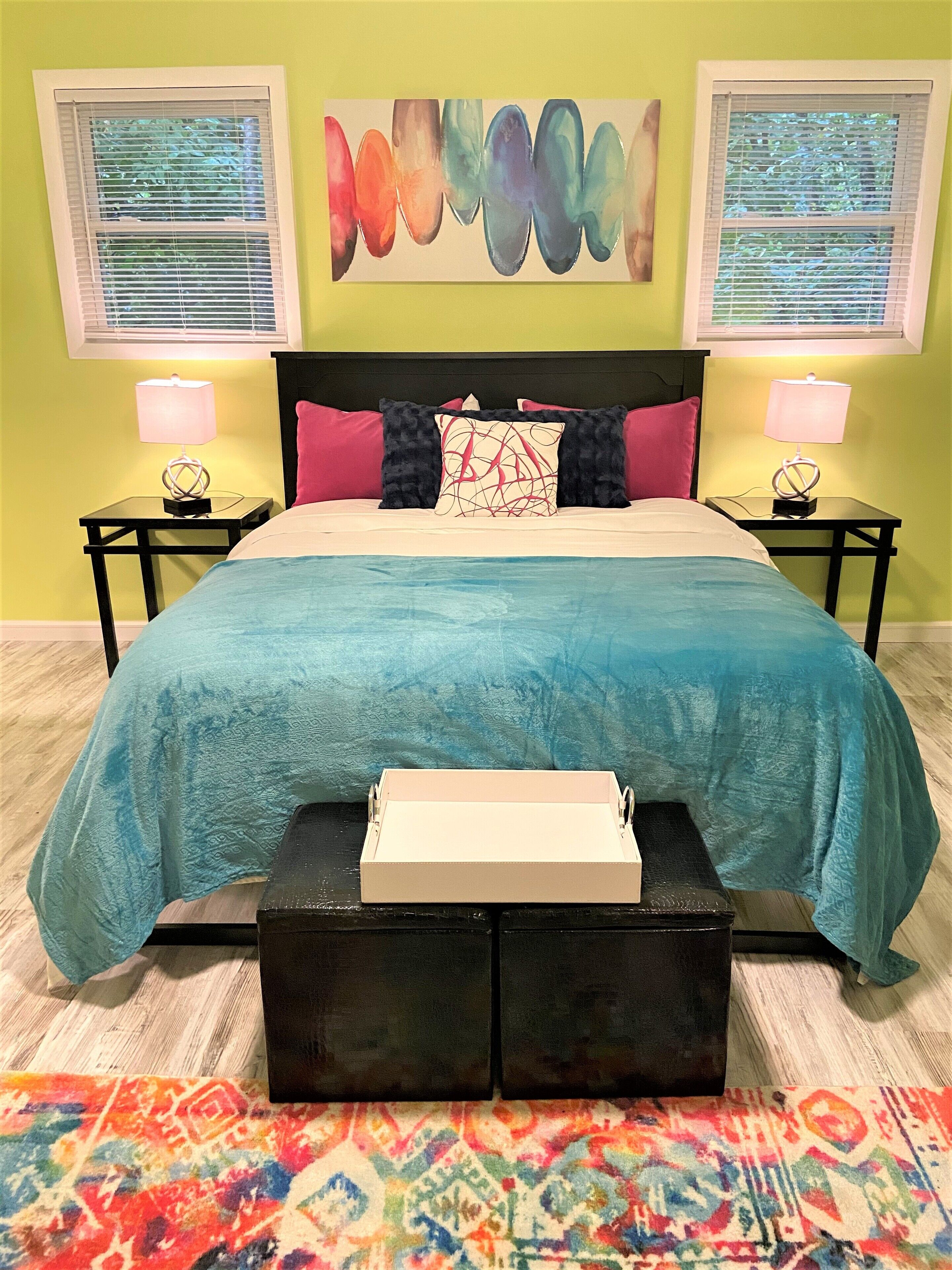 Palm Paradise- by Downtown, I-40 & Lake. Wooded view 