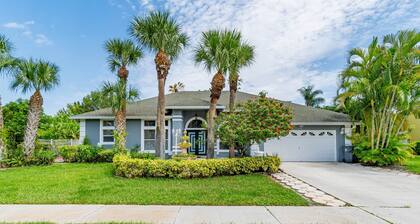 Oasis Heated Pool in the Heart of Equestrian Wellington