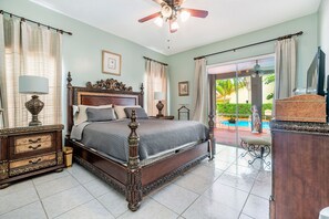 3 makuuhuonetta, työpöytä, silitysrauta/-lauta, ilmainen Wi-Fi