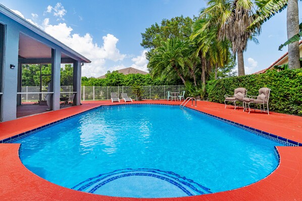 Outdoor pool, a heated pool