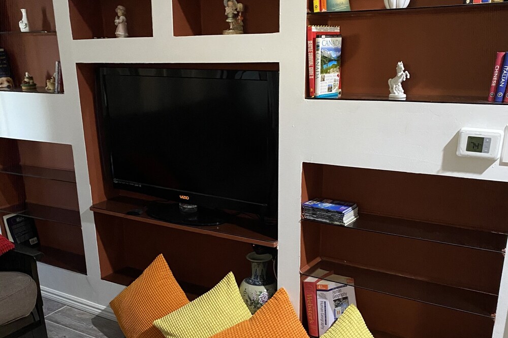 Gem of a find, walking distance to Loma Linda University Hospital, VA & more!
