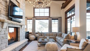 Condo (Silver Strike Lodge #501 - 4 Bed) | Living room | TV