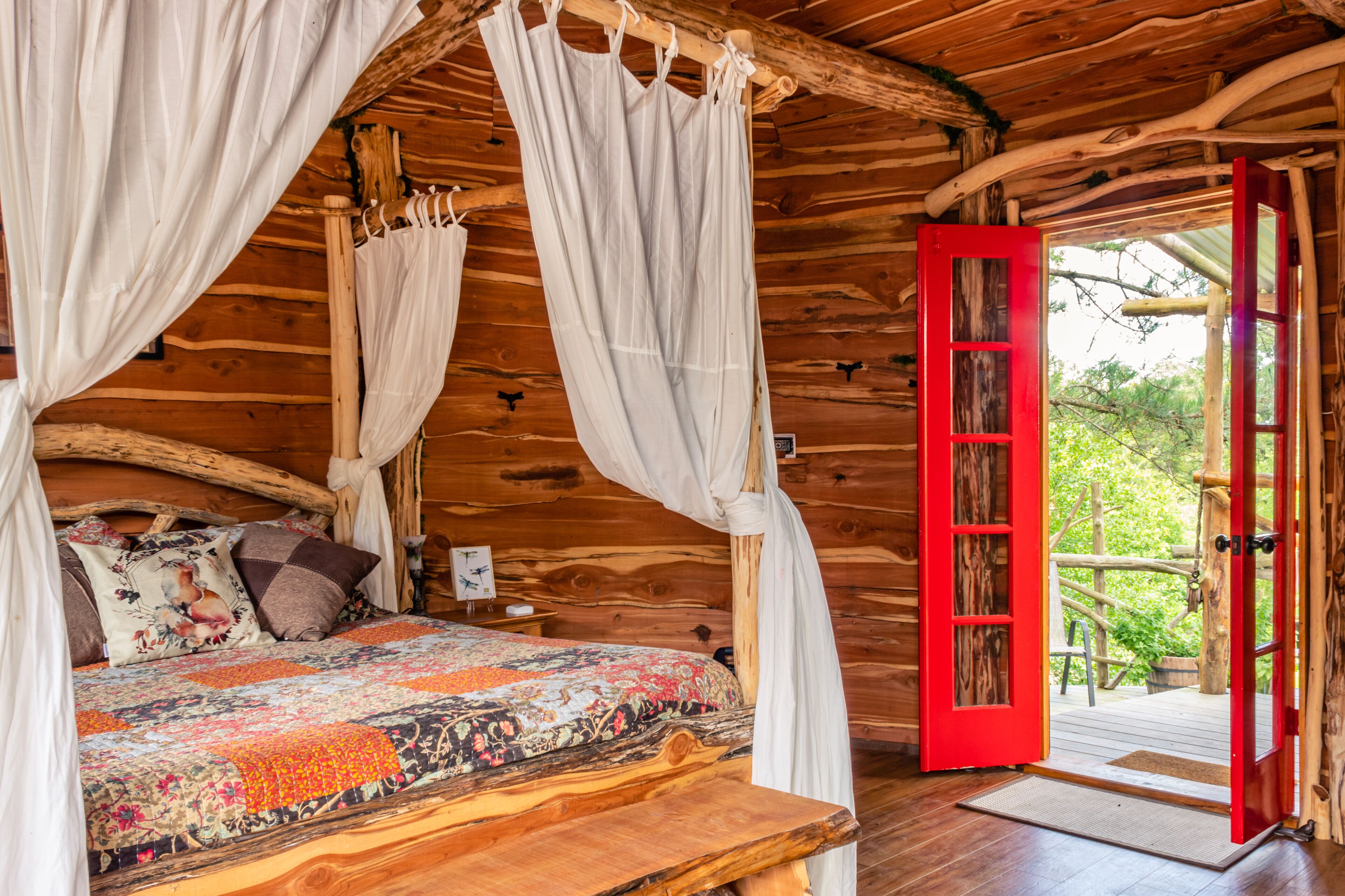 The Enchanting Hobbit's Nest Treehouse- A Magical Escape in the Lost Pines Shire