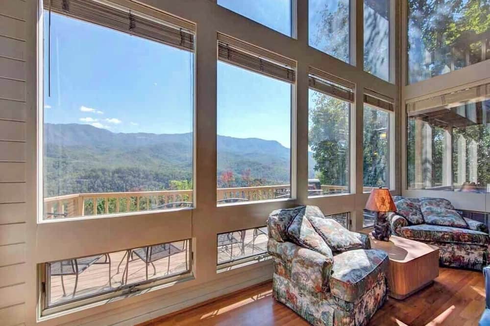 Woodshed by Jackson Mountain Rentals