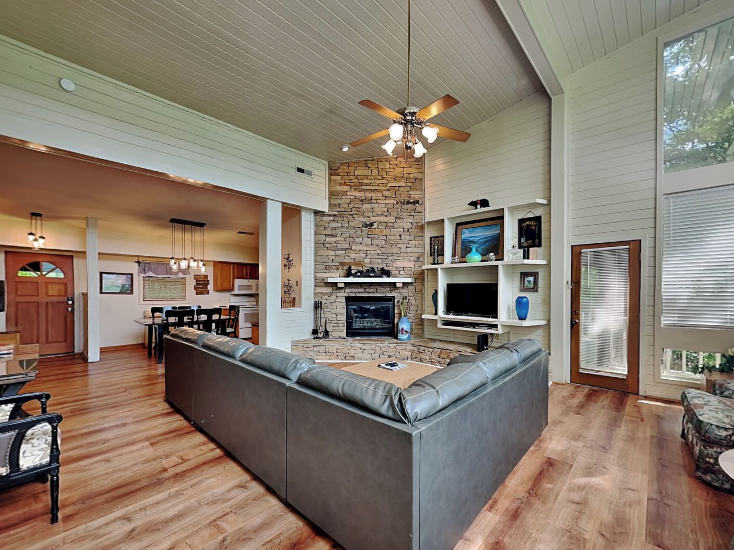 Studio (2 Bedrooms) | Property amenity