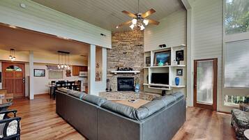 Studio (2 Bedrooms) | Property amenity