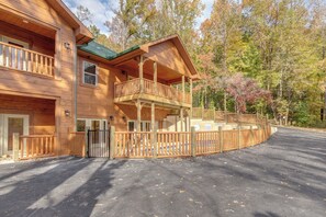 Studio (6 Bedrooms) | Property amenity