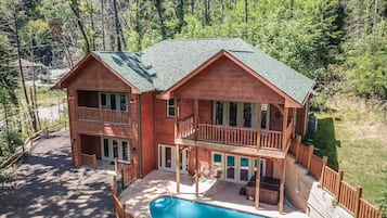 Studio (6 Bedrooms) | Front of property