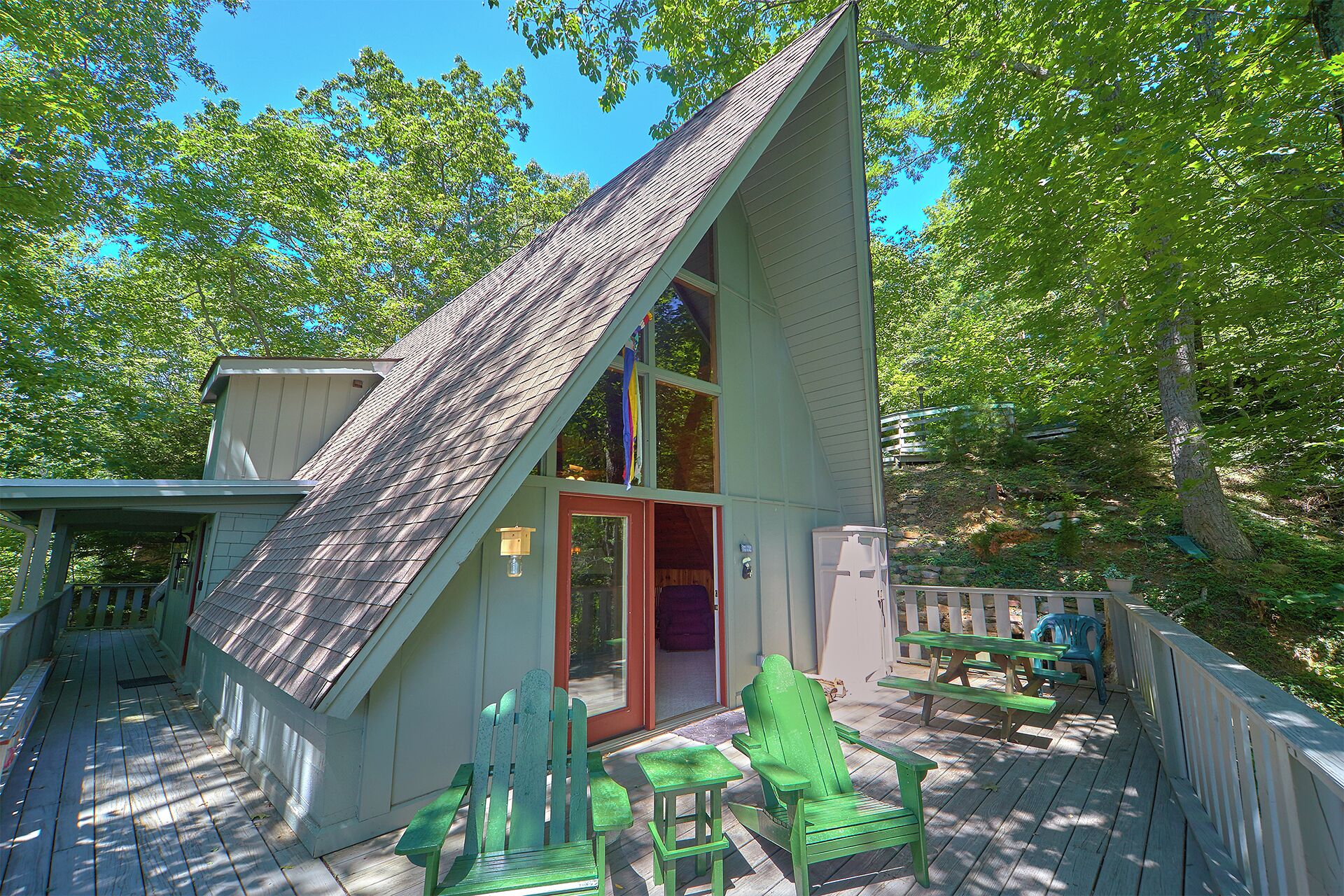 Studio (2 Bedrooms) | Front of property