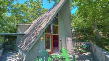 Studio (2 Bedrooms) | Front of property