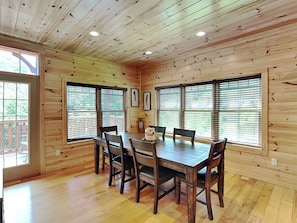 Estudi (3 Bedrooms) | Servei de l'allotjament