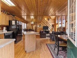 Studio (6 Bedrooms) | Property amenity