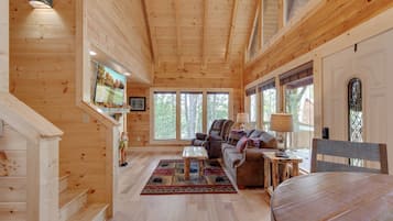 Studio (1 Bedroom) | Property amenity