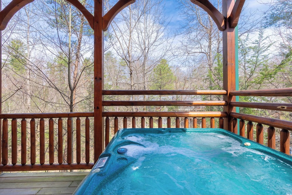 Pine Tree Lodge by Jackson Mountain Rentals