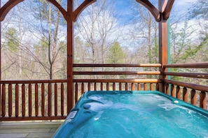 Studio (Multiple Bedrooms) | Property amenity - Pine Tree Lodge by Jackson Mountain Rentals (Gatlinburg)
