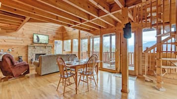 Studio (1 Bedroom) | Property amenity