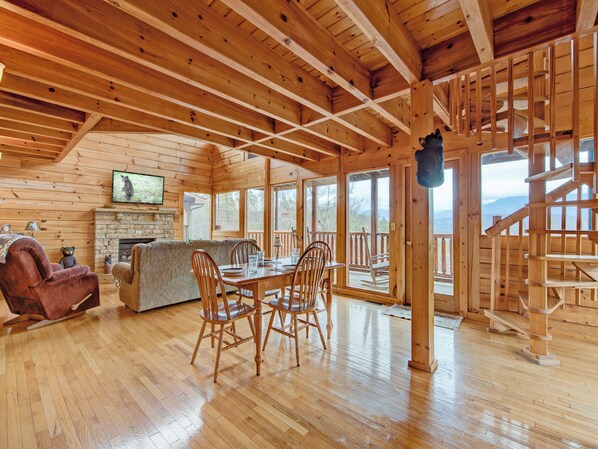 Studio (1 Bedroom) | Property amenity