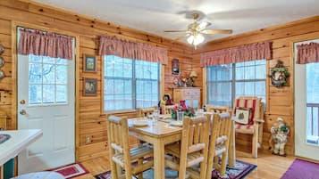 Studio (2 Bedrooms) | Property amenity