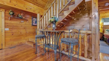 Studio (4 Bedrooms) | Property amenity