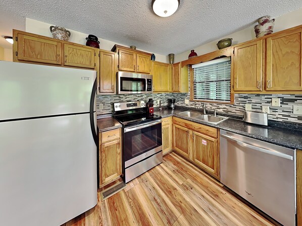 Studio (3 Bedrooms) | Property amenity