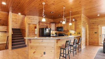 Studio (5 Bedrooms) | Property amenity