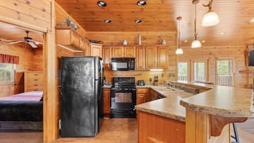 Studio (5 Bedrooms) | Property amenity