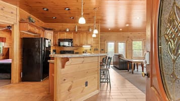 Studio (5 Bedrooms) | Property amenity