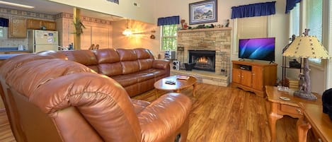 Studio (1 Bedroom) | Living area