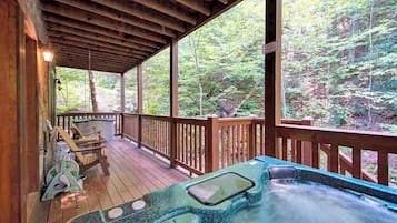 Studio (2 Bedrooms) | Property amenity