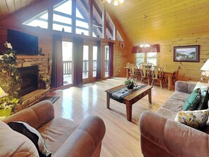 Studio (2 Bedrooms) | Front of property